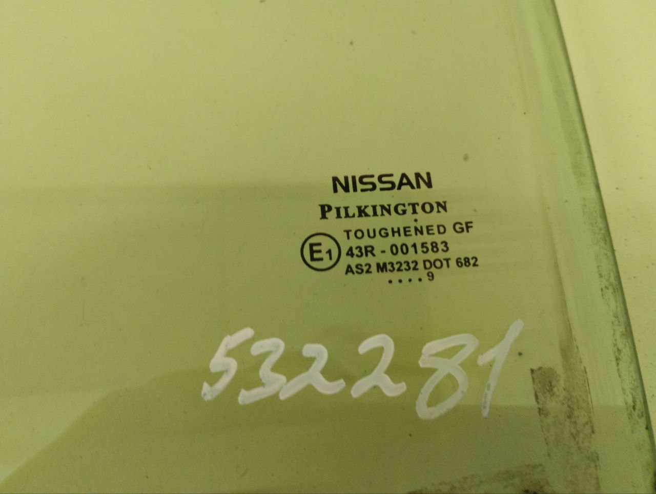 Стекло двери задней левой Nissan Note (E11) 2006-2013 Стекло двери задней левой Nissan Note (E11) 2006-2013