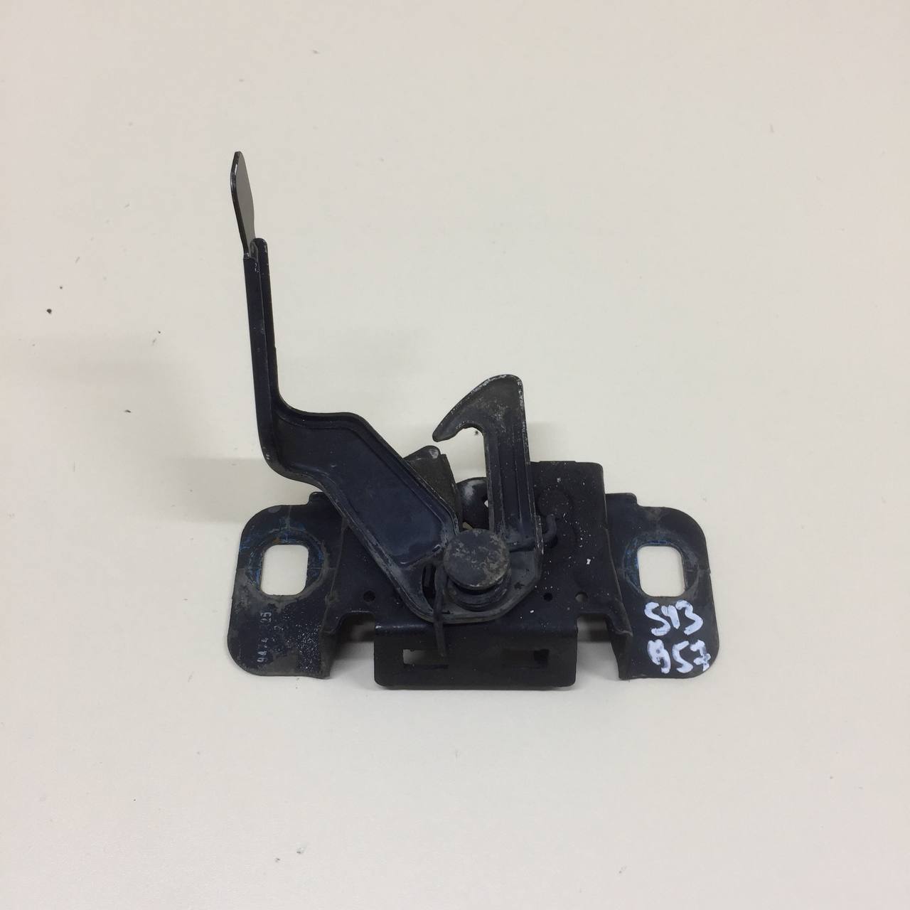 Замок капота Chevrolet Cobalt (T250) 2011-2015 Замок капота Chevrolet Cobalt (T250) 2011-2015