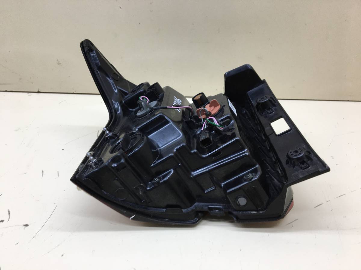 Фонарь задний правый Kia Sorento 2020>