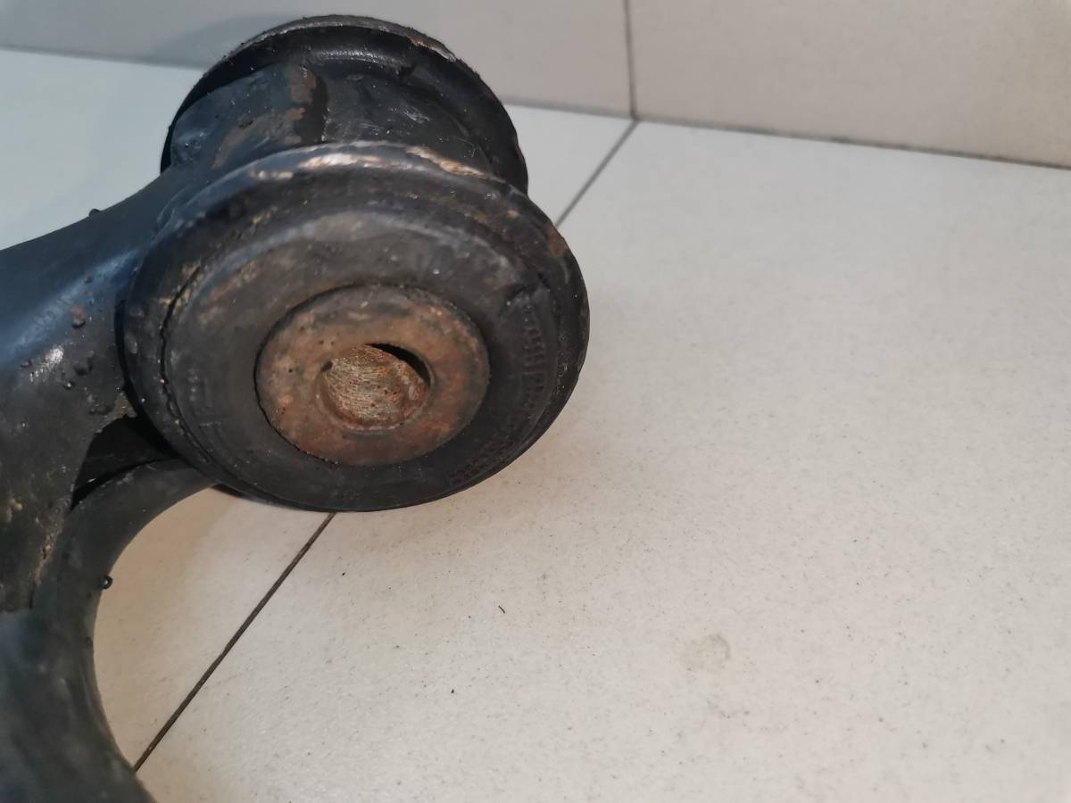 Рычаг передний левый Mazda Demio (DY) 2002-2007