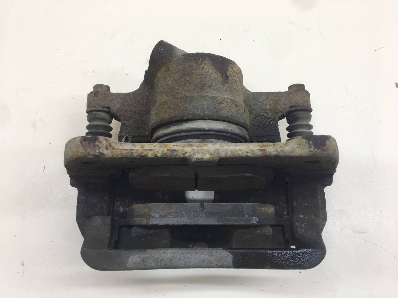 Суппорт передний левый Lifan X60 2012>