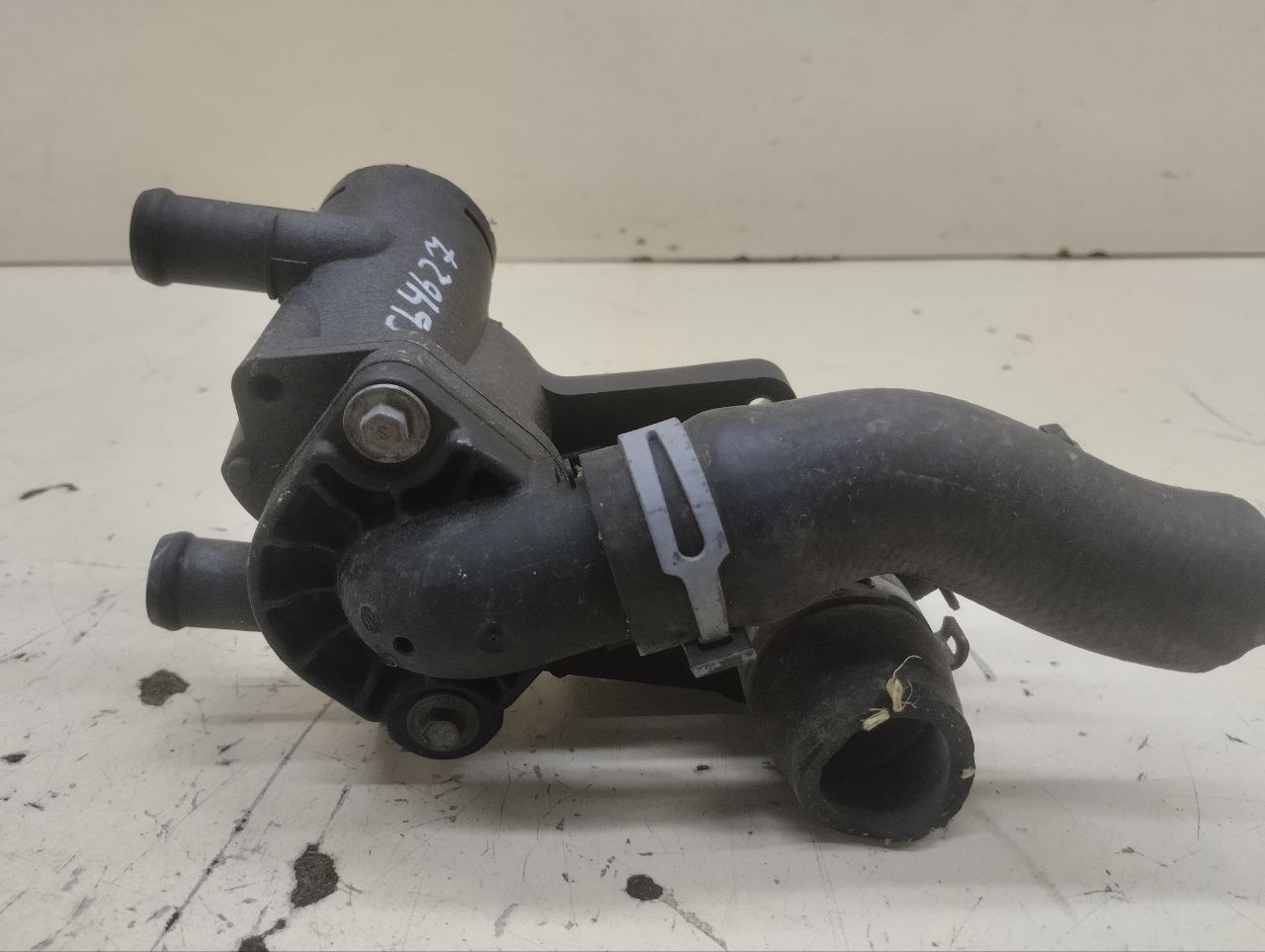 Корпус термостата Volkswagen Golf 6 (5K) 2009-2013