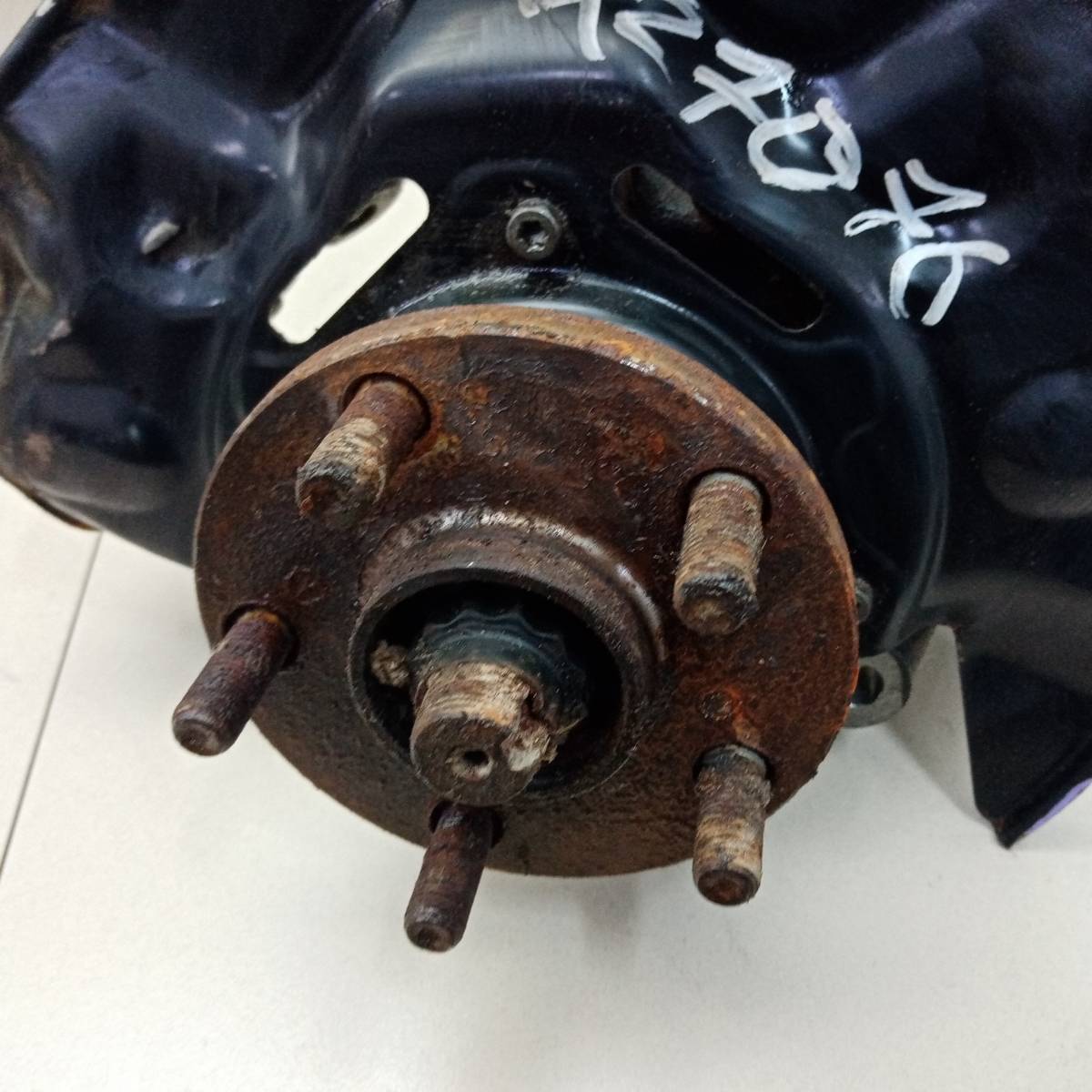 Кулак поворотный передний правый Toyota Caldina (T240) 2002-2007