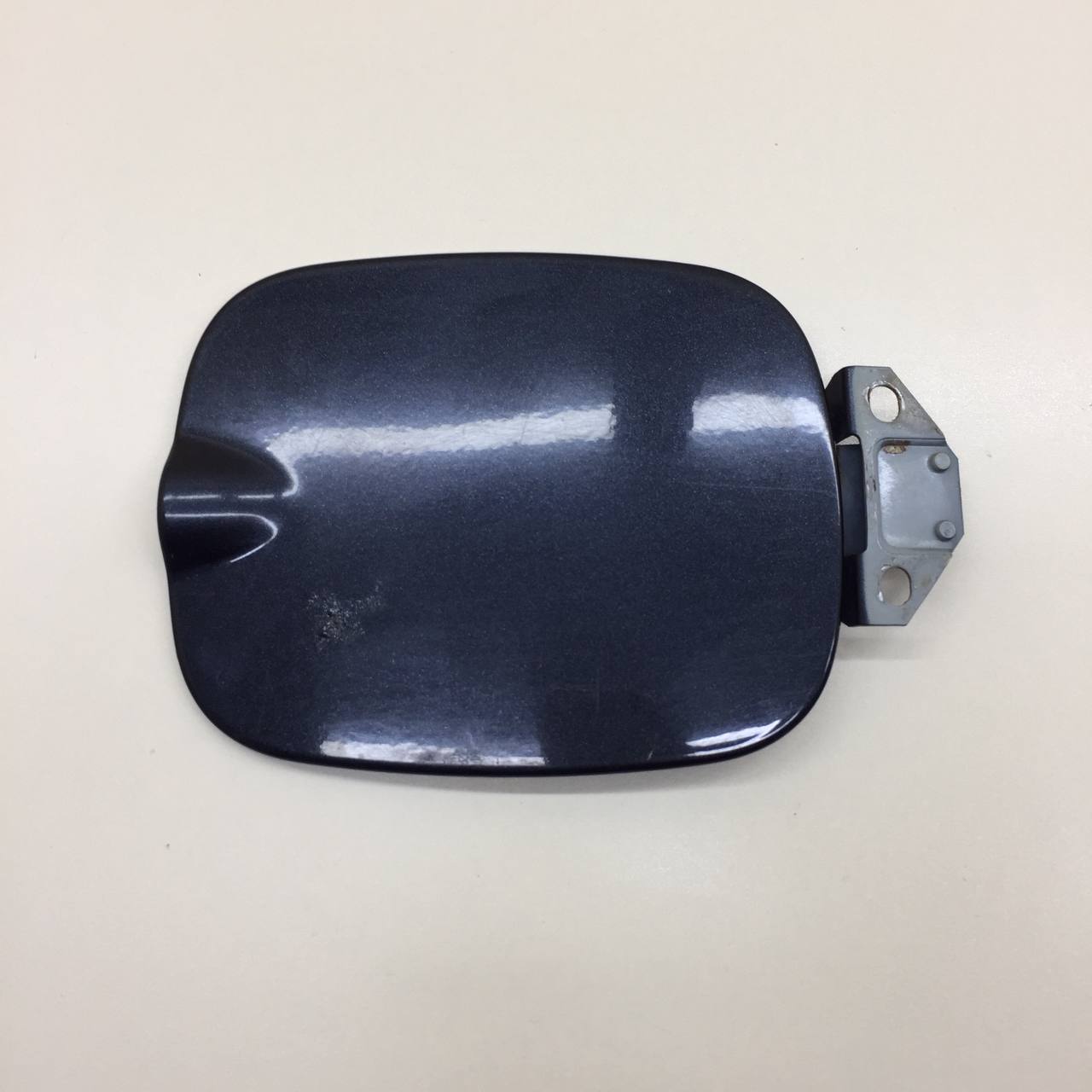 Лючок бензобака Chevrolet Niva 2009-2020