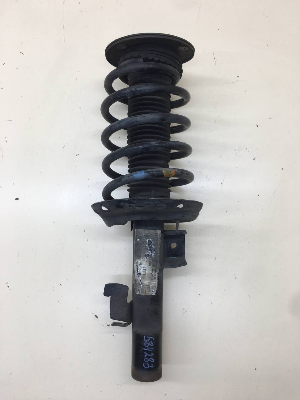 Амортизатор передний левый Volvo XC60 2008-2017