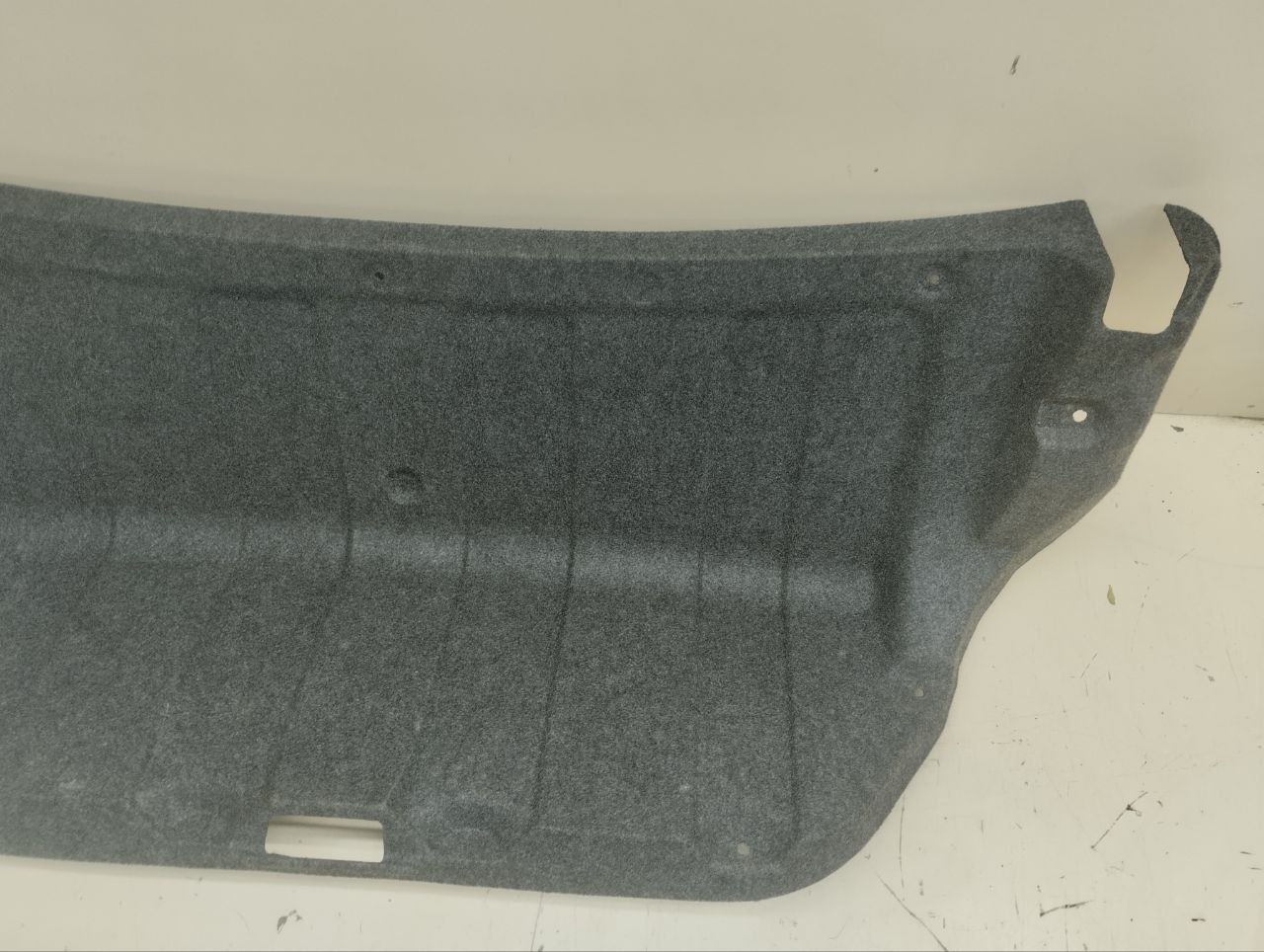 Обшивка крышки багажника Mitsubishi Lancer 9 (CS/Classic) 2000-2011 Обшивка крышки багажника Mitsubishi Lancer 9 (CS/Classic) 2000-2011