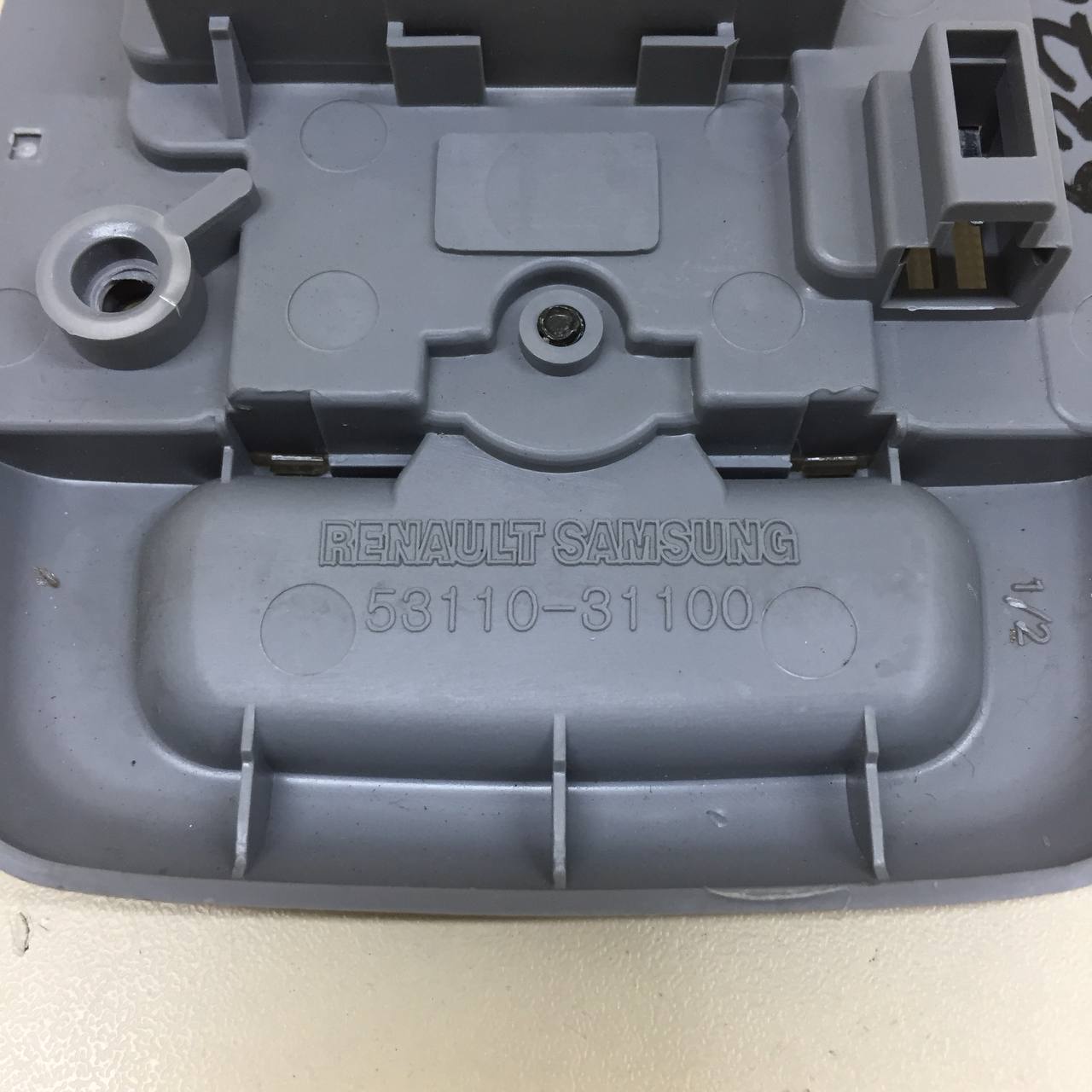 Плафон салонный Nissan Almera Classic (B10) 2006-2013 Плафон салонный Nissan Almera Classic (B10) 2006-2013