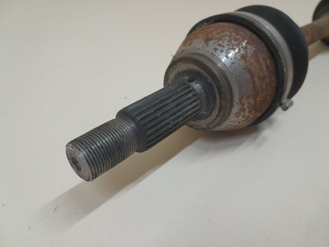 Полуось передняя правая Ford Fiesta (MK5) 2002-2008 Полуось передняя правая Ford Fiesta (MK5) 2002-2008