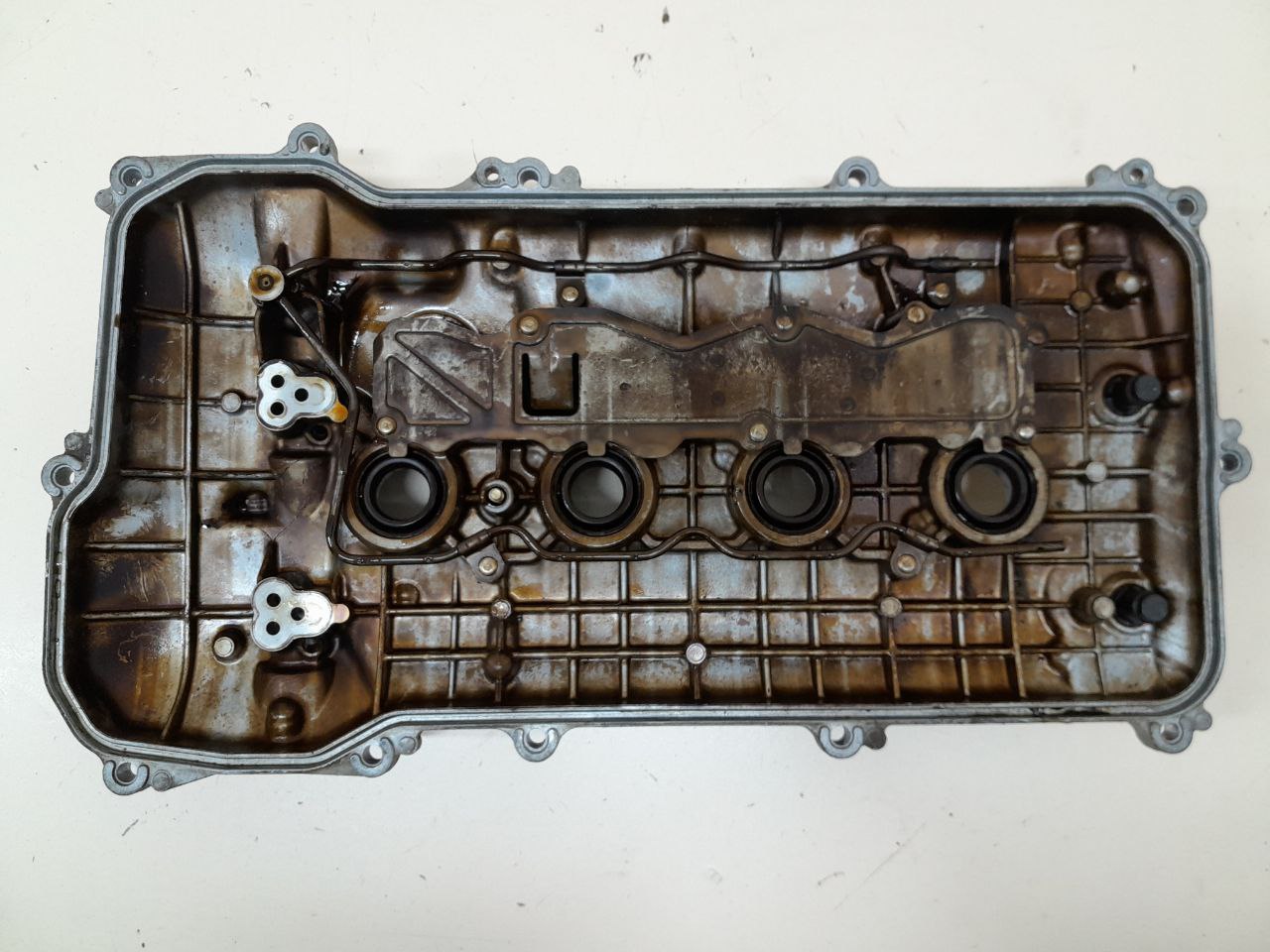 Крышка головки блока (клапанная) Toyota Rav 4 (A30) 2006-2013 Крышка головки блока (клапанная) Toyota Rav 4 (A30) 2006-2013