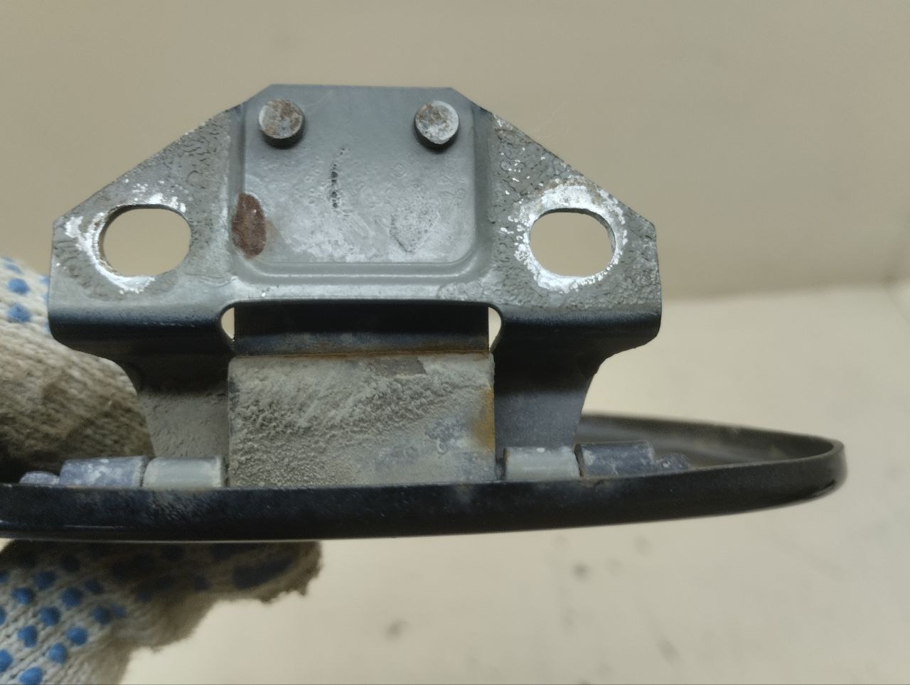 Лючок бензобака Chevrolet Niva 2009-2020