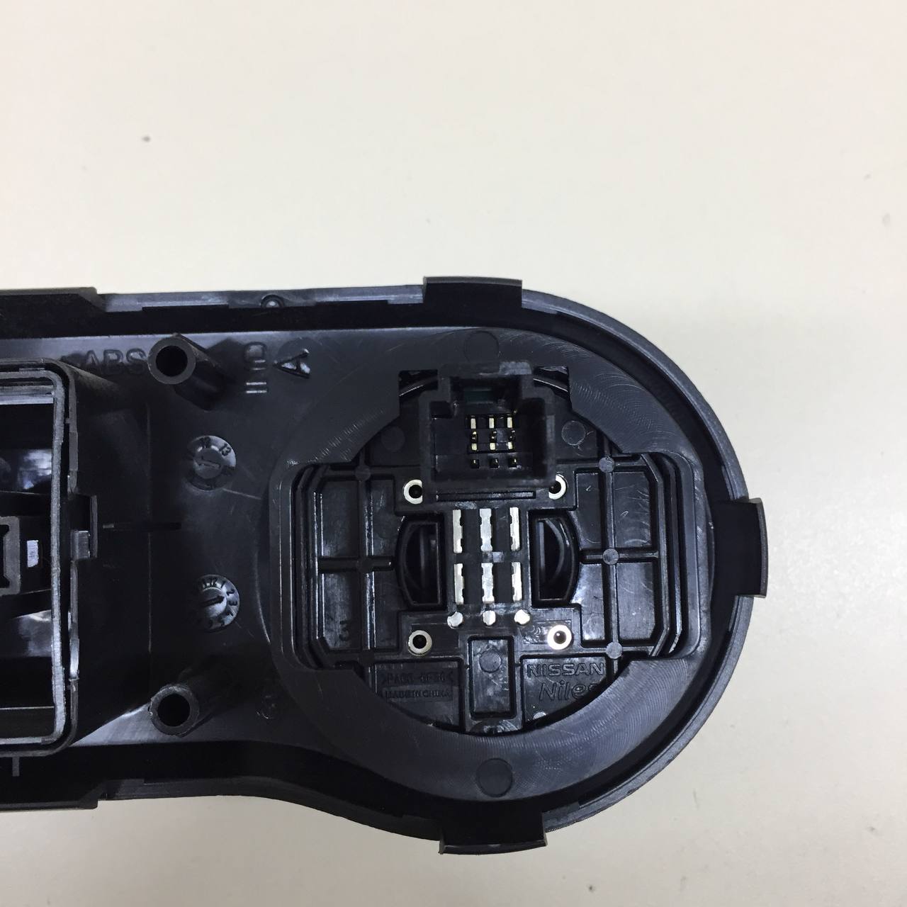 Блок кнопок Renault Duster (HSA, HSM) 2012> Блок кнопок Renault Duster (HSA, HSM) 2012>