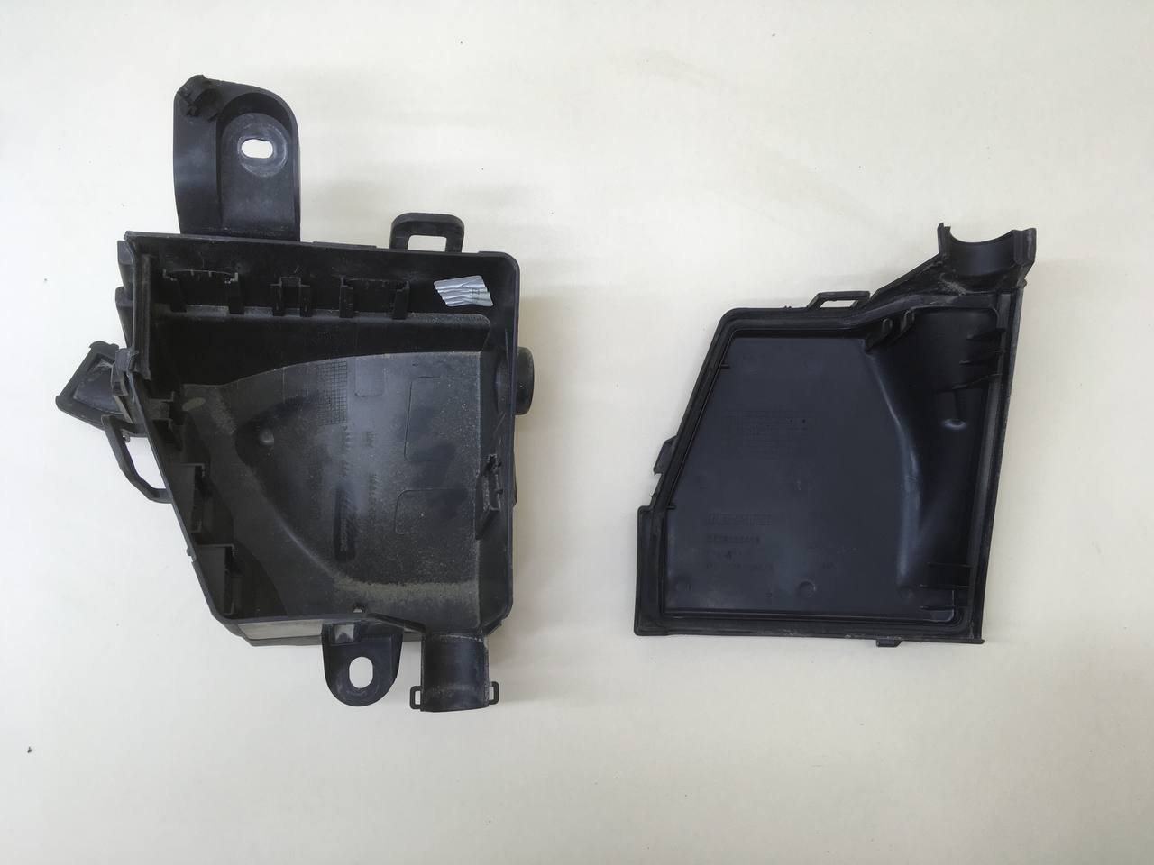 Корпус блока предохранителей Renault Duster (HSA, HSM) 2012> Корпус блока предохранителей Renault Duster (HSA, HSM) 2012>