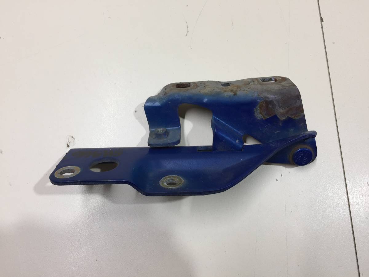 Петля капота левая Nissan Almera Classic (B10) 2006-2013
