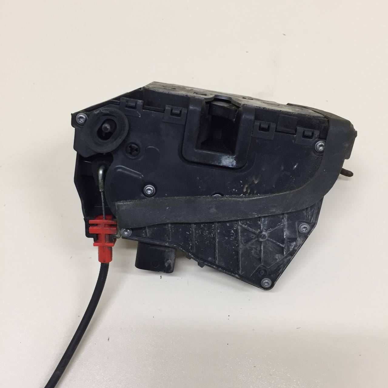 Замок двери задней левой Chevrolet Cobalt (T250) 2011-2015 Замок двери задней левой Chevrolet Cobalt (T250) 2011-2015