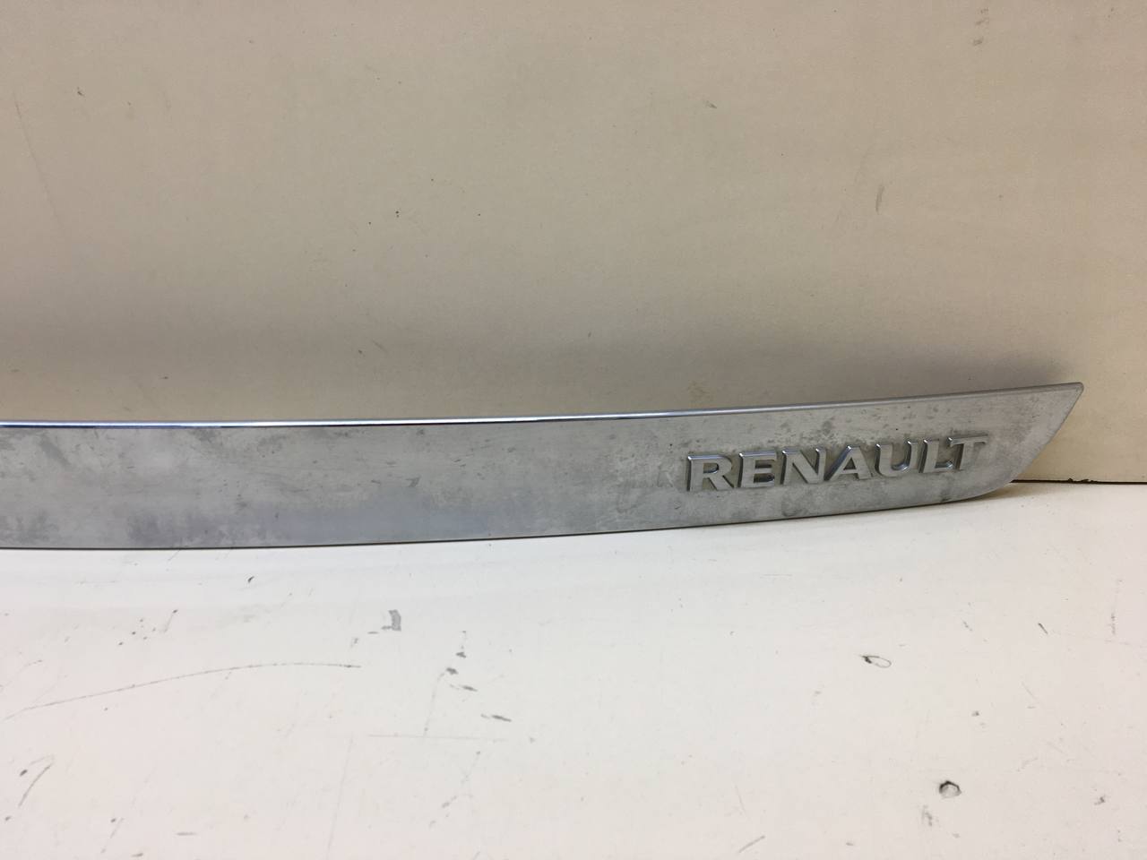 Накладка крышки багажника Renault Symbol (2) 2008-2012 Накладка крышки багажника Renault Symbol (2) 2008-2012