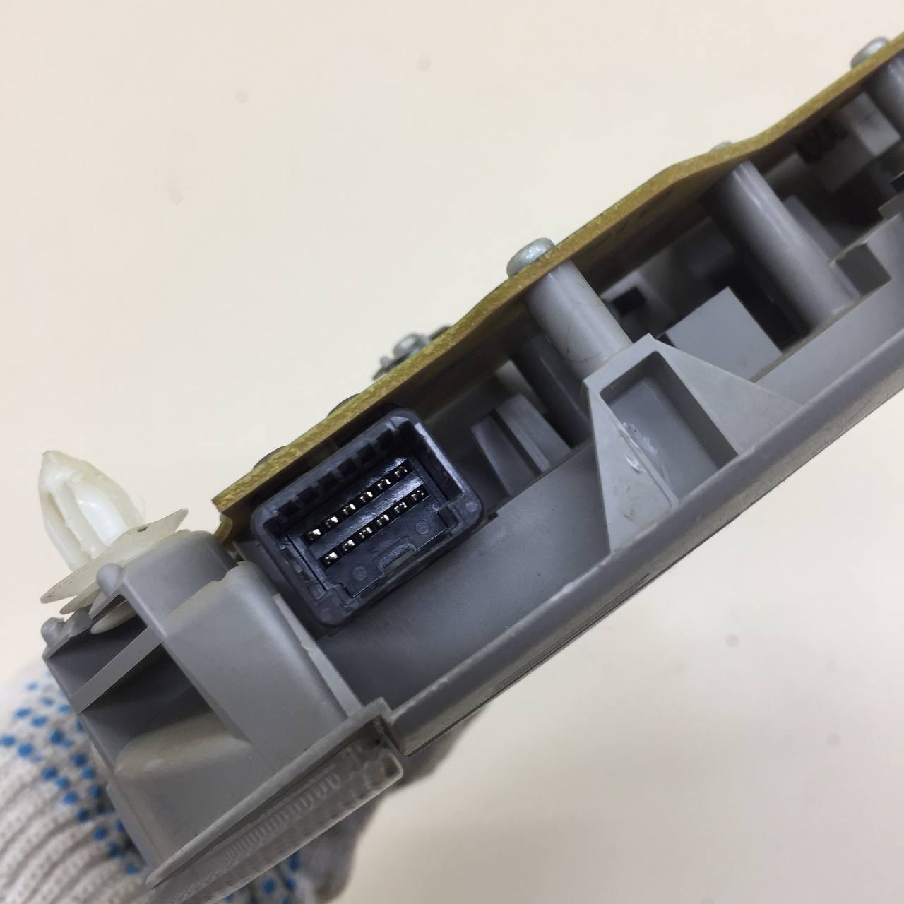 Плафон салонный Toyota Corolla E150 2006-2013 Плафон салонный Toyota Corolla E150 2006-2013