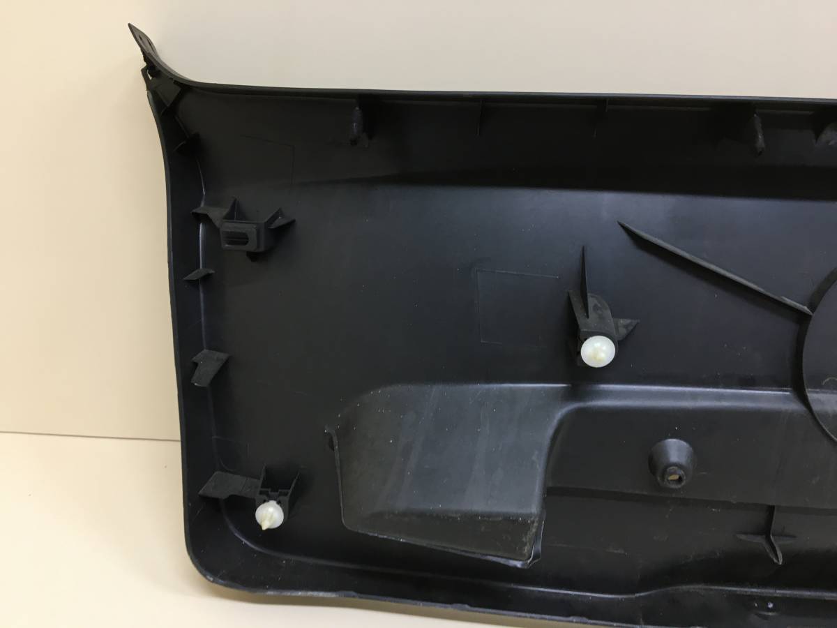 Обшивка крышки багажника BMW 1-series E87/E81 2004-2011
