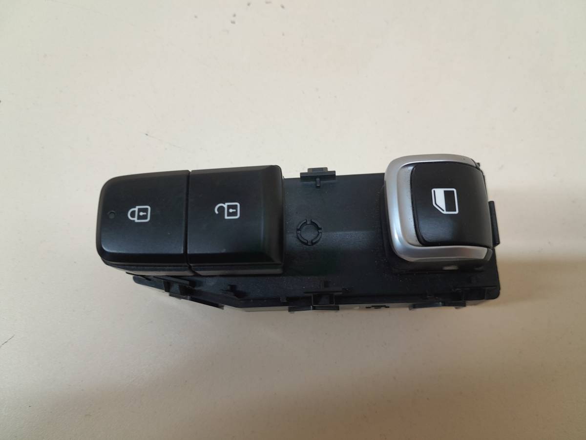 Кнопка стеклоподъемника Kia K5 (DL3) 2019>