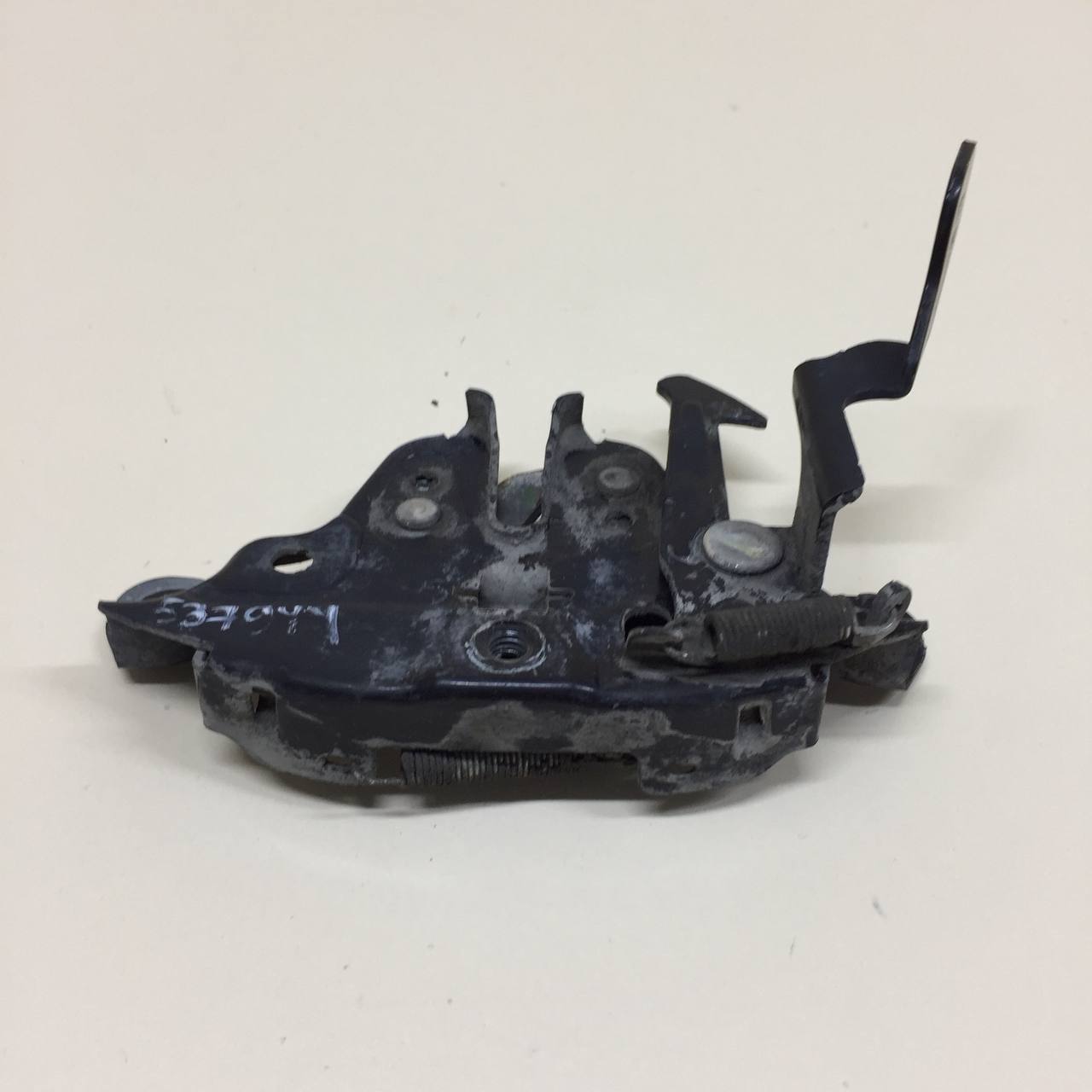 Замок капота Nissan Almera Classic (B10) 2006-2013 Замок капота Nissan Almera Classic (B10) 2006-2013
