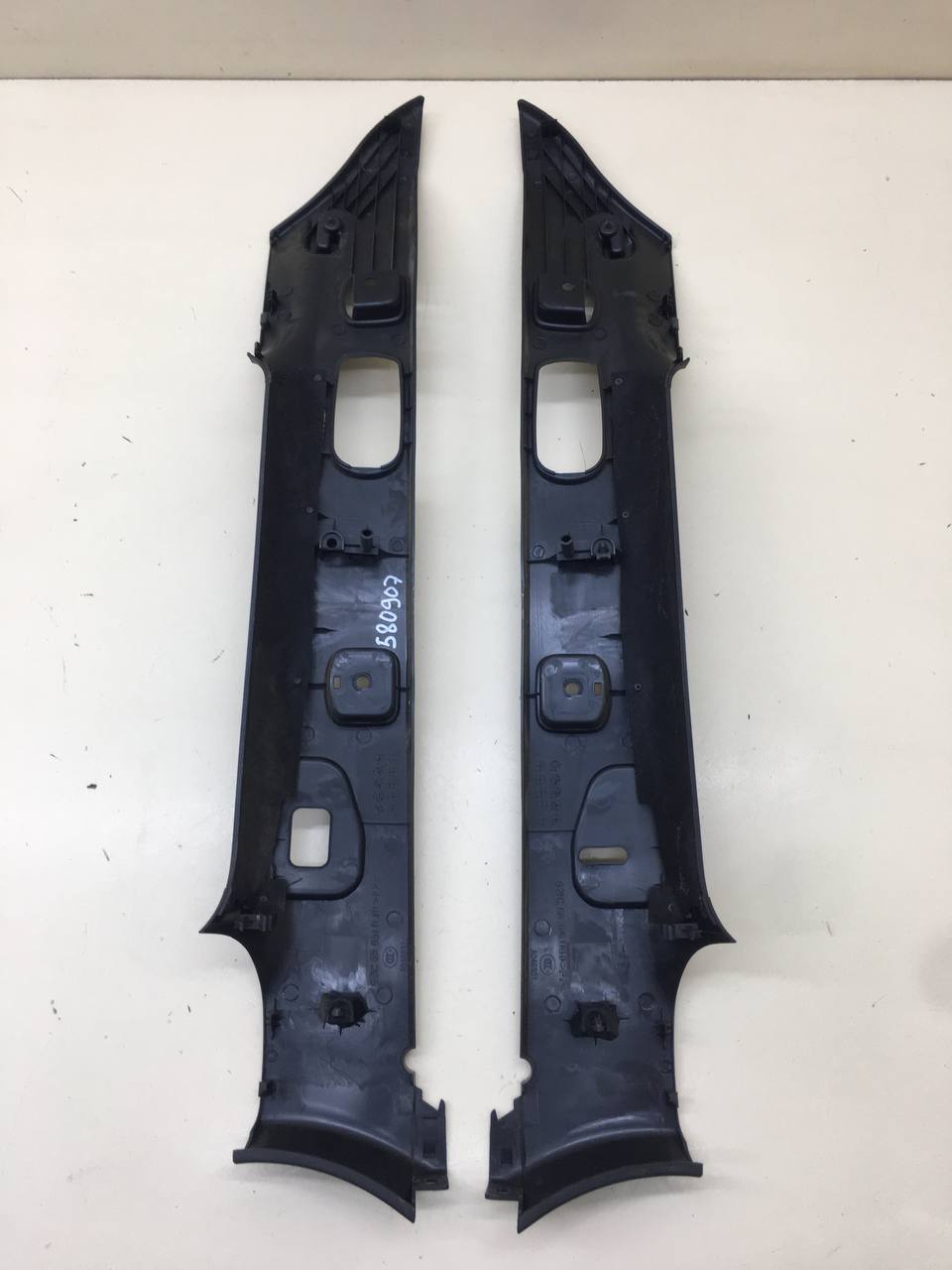 Держатель задней полки Mazda Mazda 6 (GG) 2002-2007