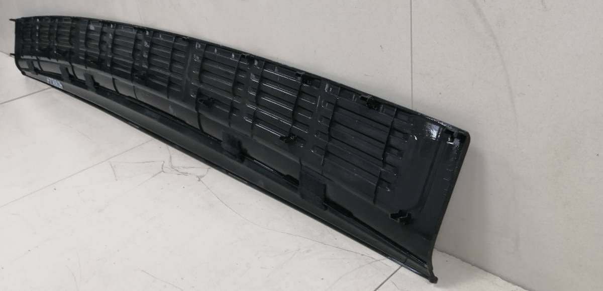 Накладка заднего бампера Toyota Land Cruiser (J200) 2007-2015