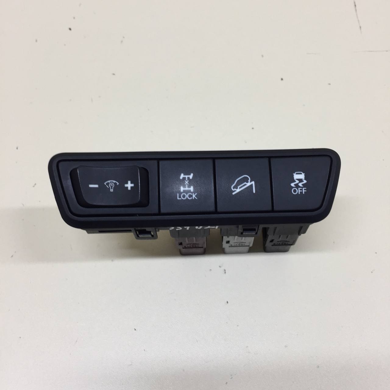 Блок кнопок Hyundai ix35 (LM) 2010-2015 Блок кнопок Hyundai ix35 (LM) 2010-2015