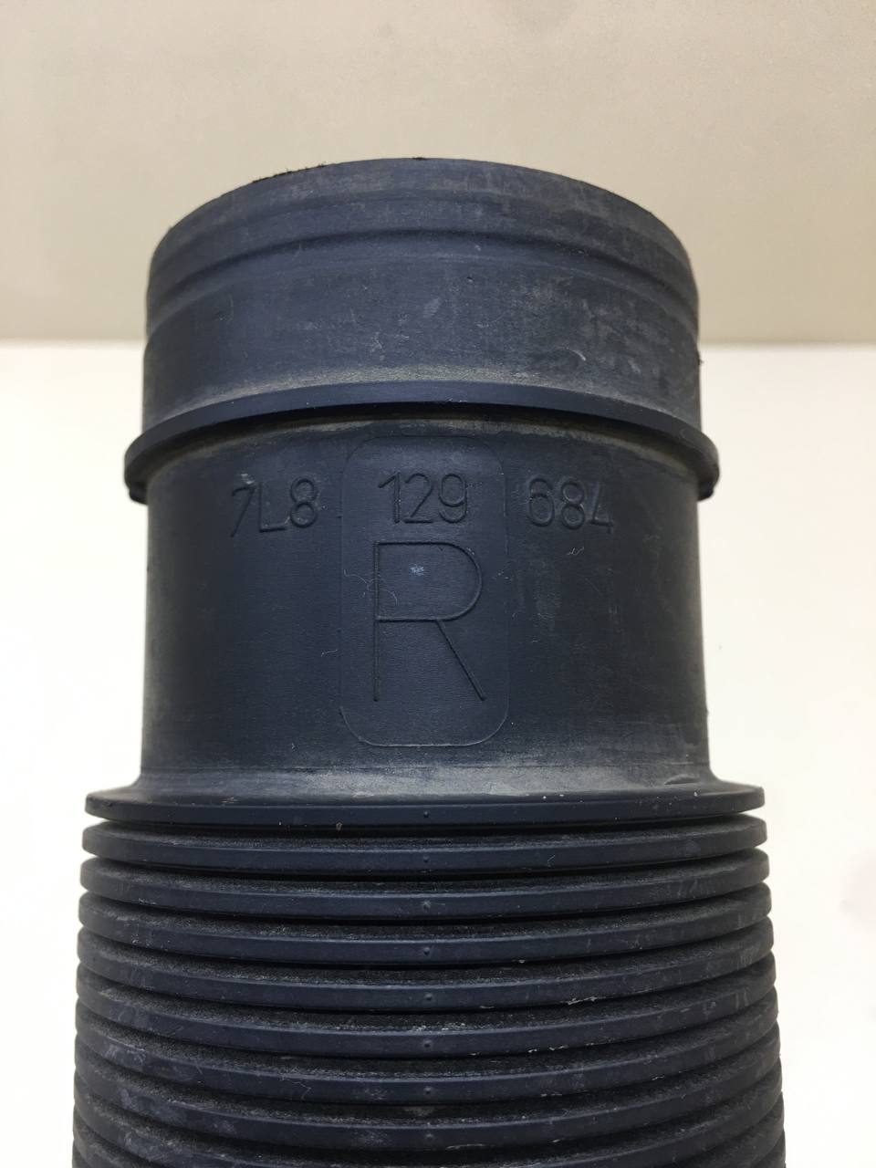 Патрубок воздушного фильтра Volkswagen Touareg (7L) 2002-2010