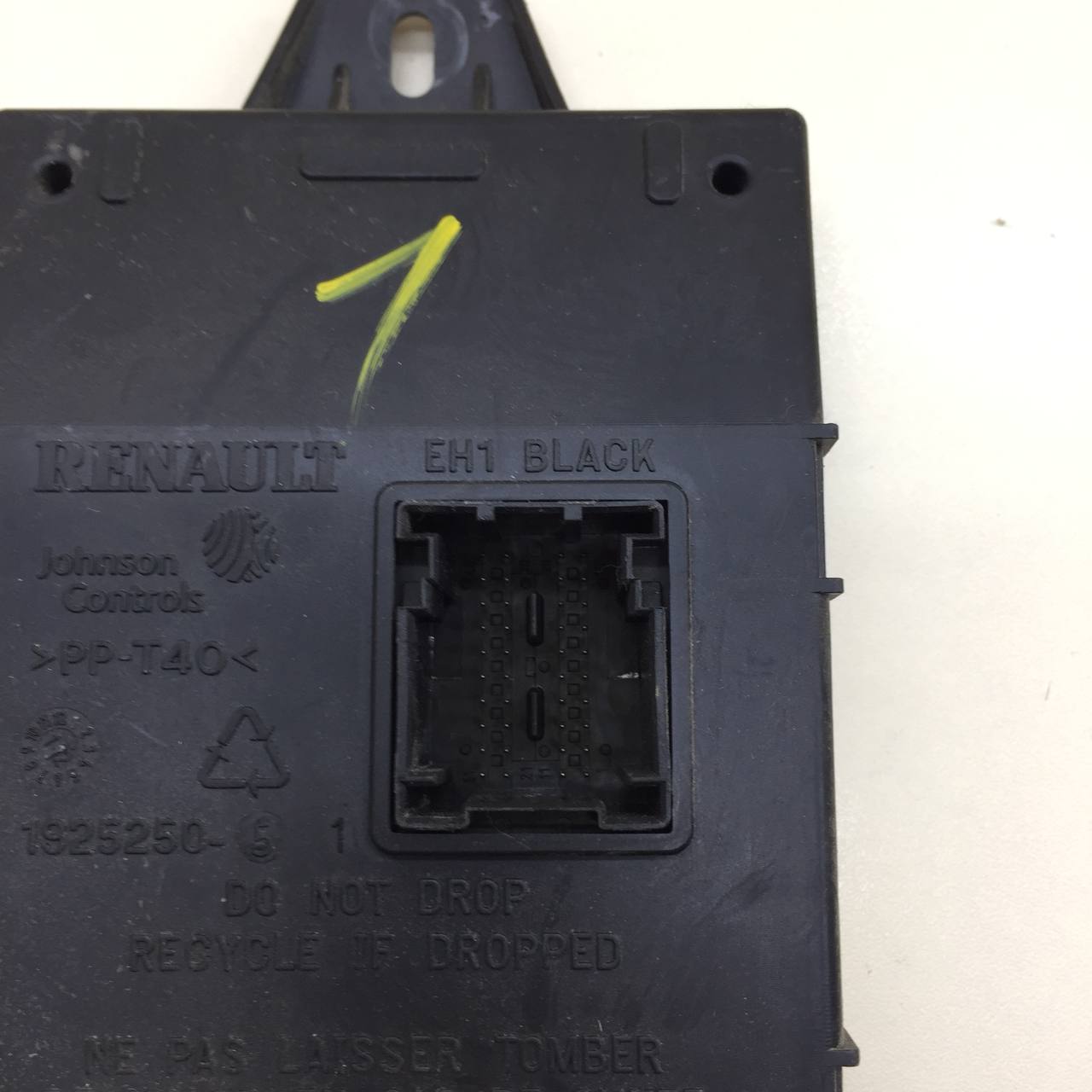 Блок комфорта Renault Sandero 2009-2014