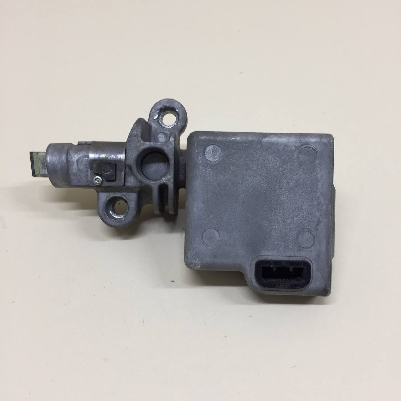 Замок зажигания Toyota Land Cruiser Prado (J150) 2009-2022 Замок зажигания Toyota Land Cruiser Prado (J150) 2009-2022