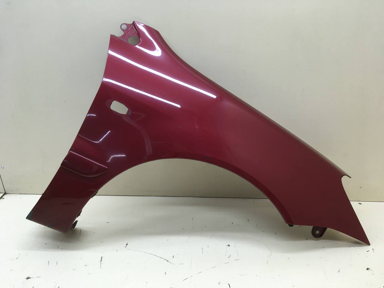 Крыло переднее правое Mitsubishi Lancer 9 (CS/Classic) 2000-2011 Крыло переднее правое Mitsubishi Lancer 9 (CS/Classic) 2000-2011