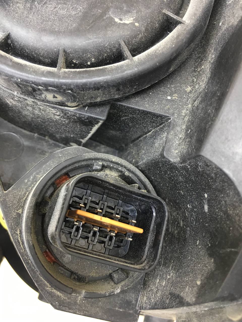 Фара правая Kia Venga (YN) 2010-2017