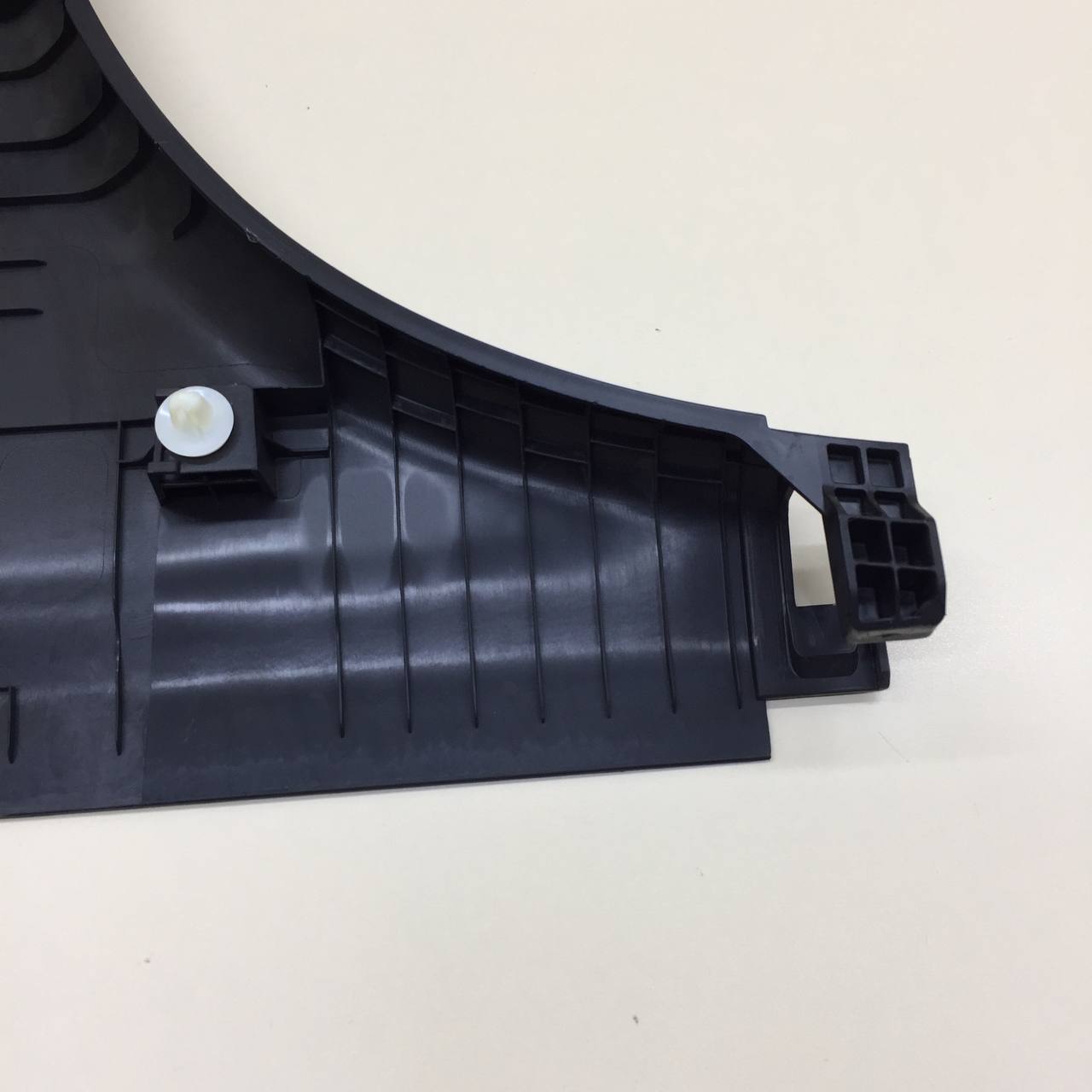 Обшивка стойки Hyundai Elantra (CN7) 2020>