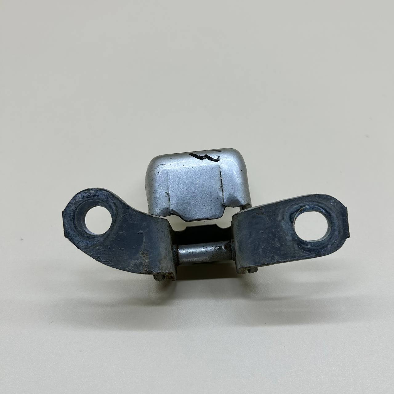 Петля двери задней правой нижняя Toyota Corolla E150 2006-2013 Петля двери задней правой нижняя Toyota Corolla E150 2006-2013