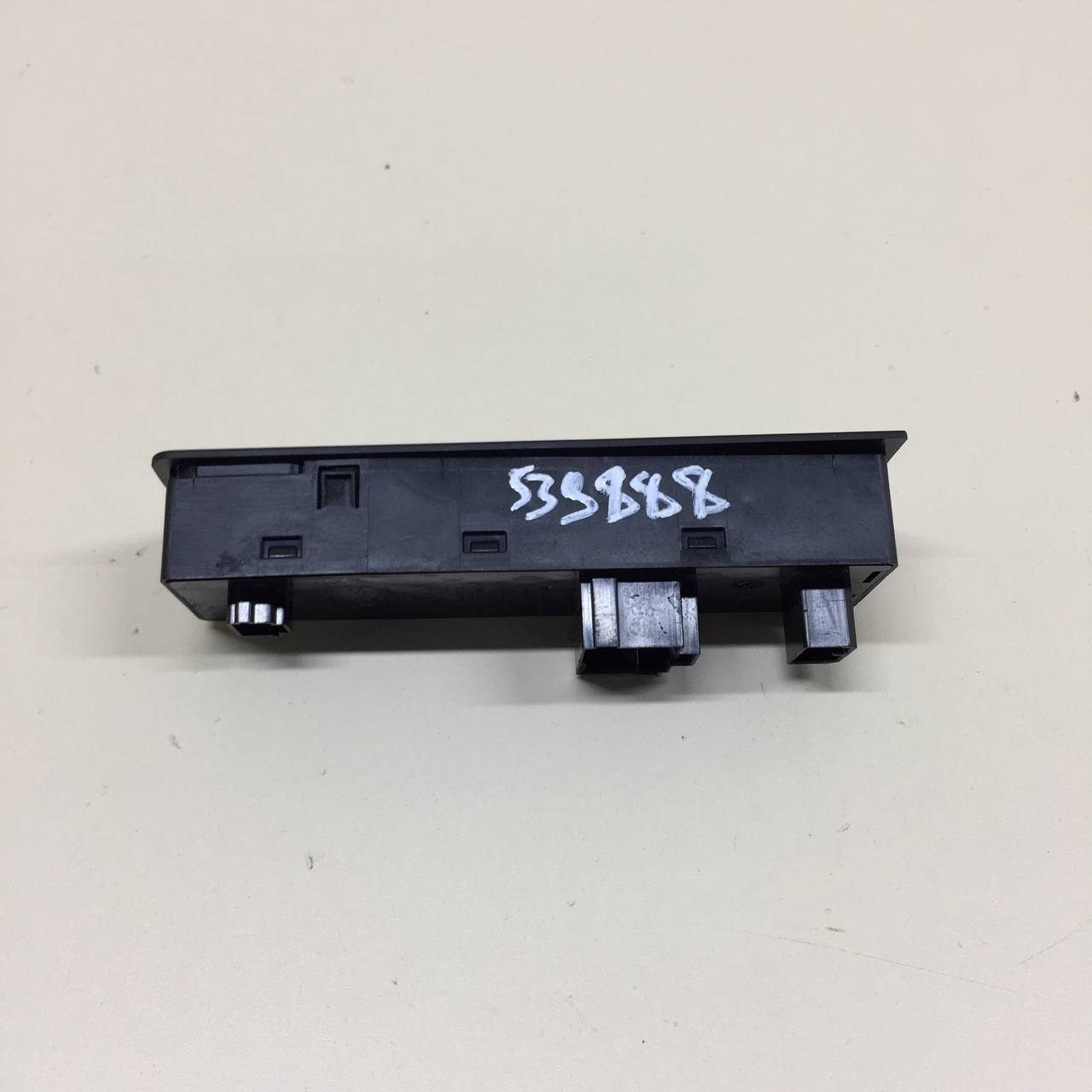 Блок управления стеклоподъемниками Lada Vesta 2015>