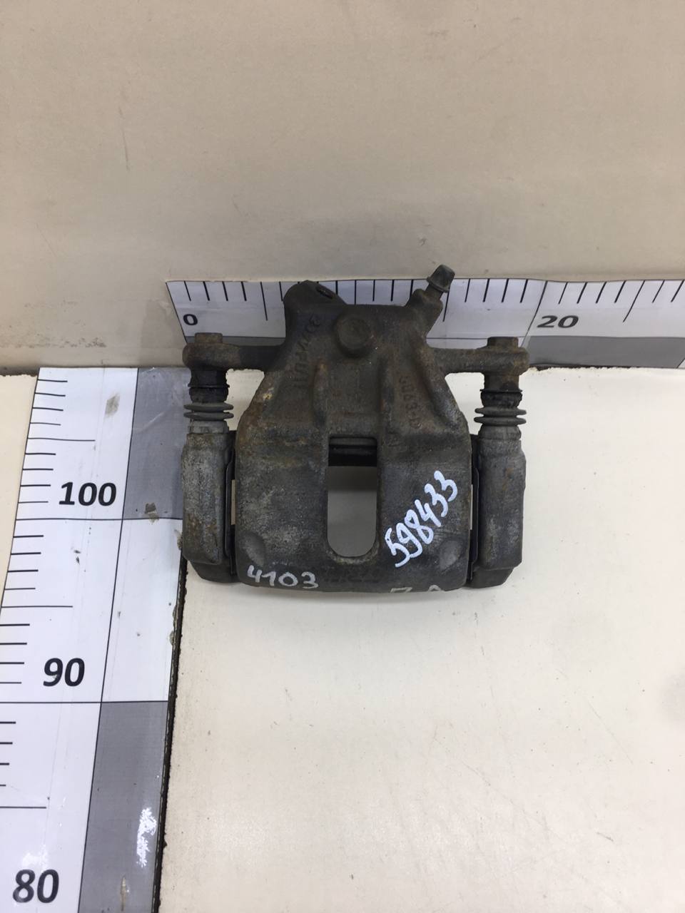 Суппорт передний левый Nissan Almera 3 (G11, G15) 2012>