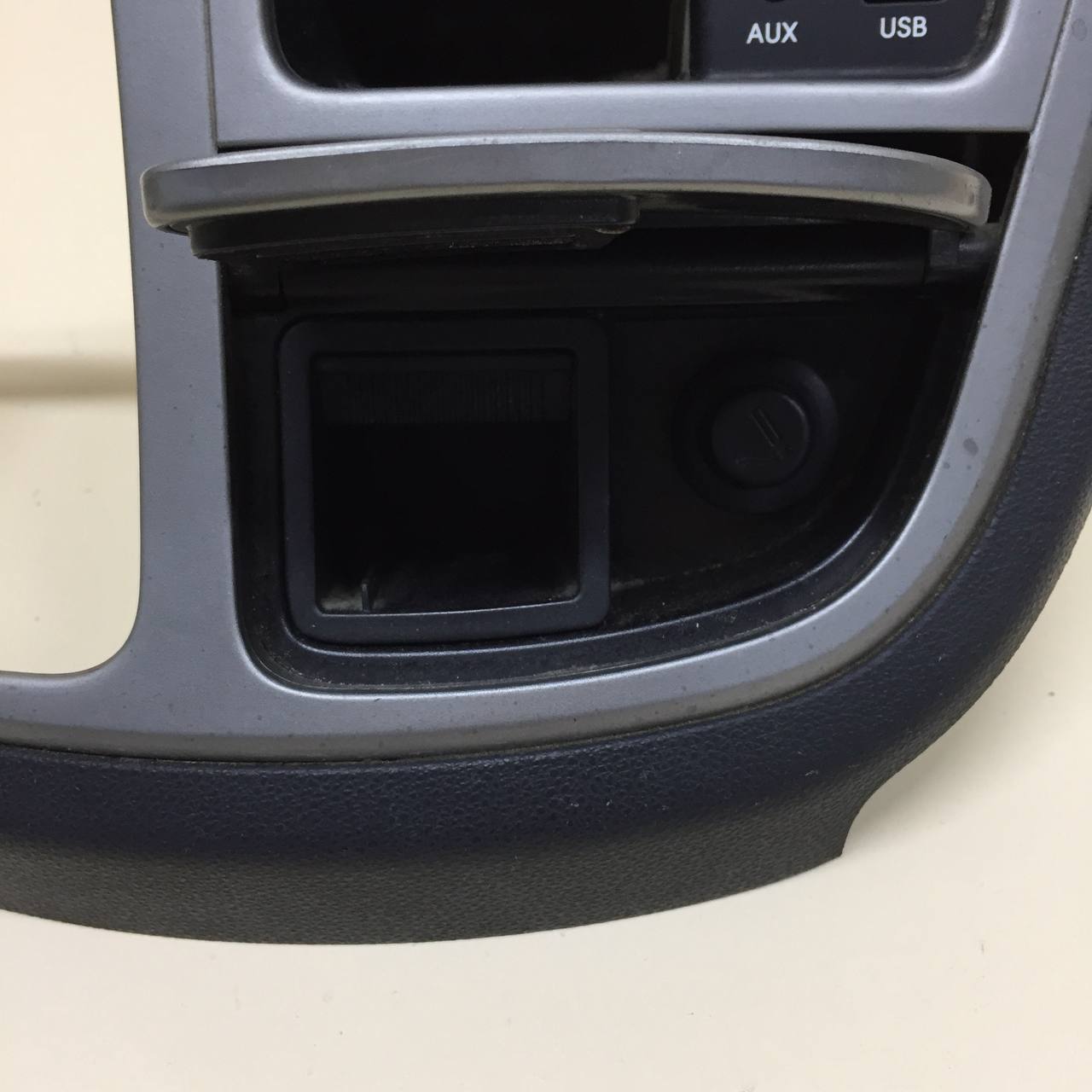 Разъем (USB AUX) Hyundai Starex H1/Grand Starex 2007> Разъем (USB AUX) Hyundai Starex H1/Grand Starex 2007>