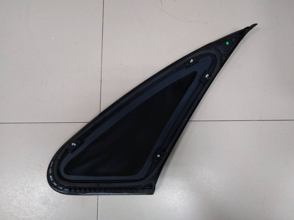 Стекло кузовное глухое левое Daewoo Gentra 2013-2015