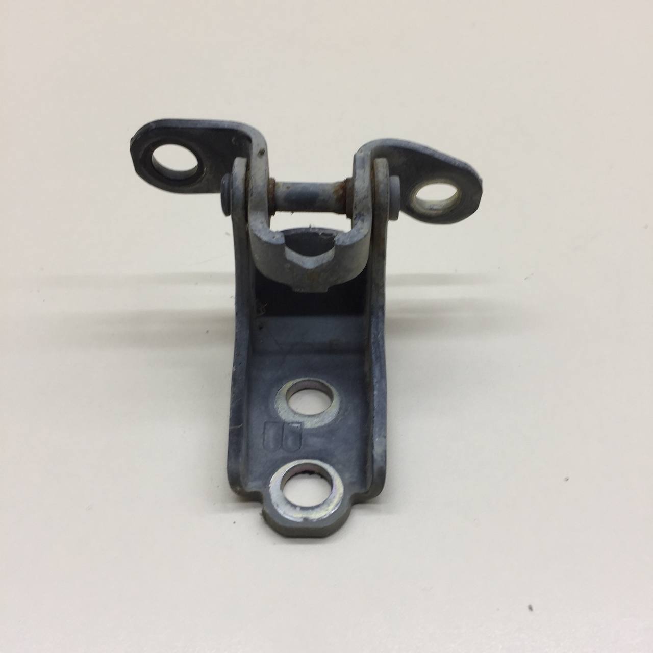 Петля двери передней левой нижняя Honda Civic 4D 2006-2012