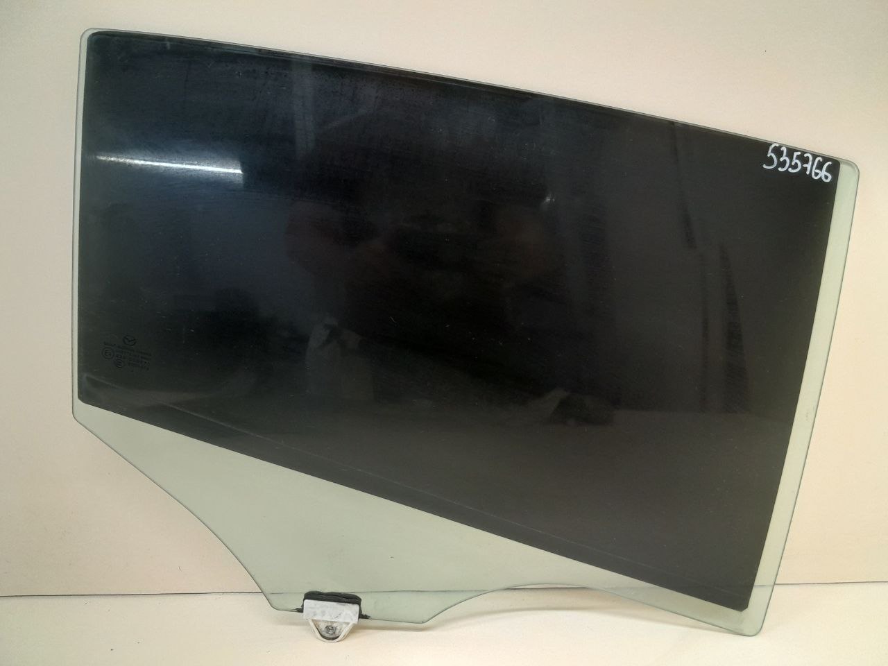 Стекло двери задней правой Mazda Mazda 3 (BM) 2013-2016