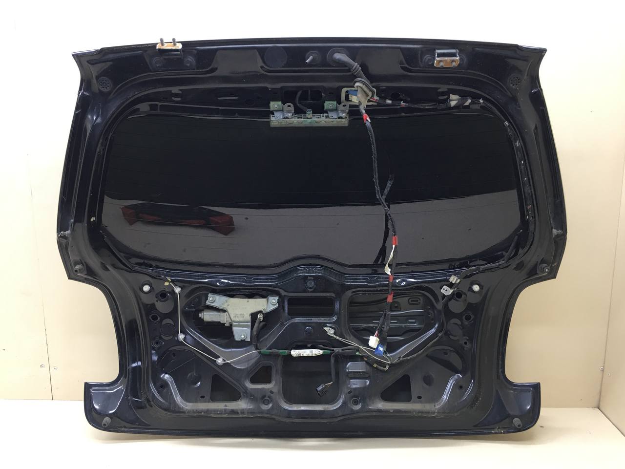 Дверь багажника со стеклом Toyota Auris (E150) 2006-2012