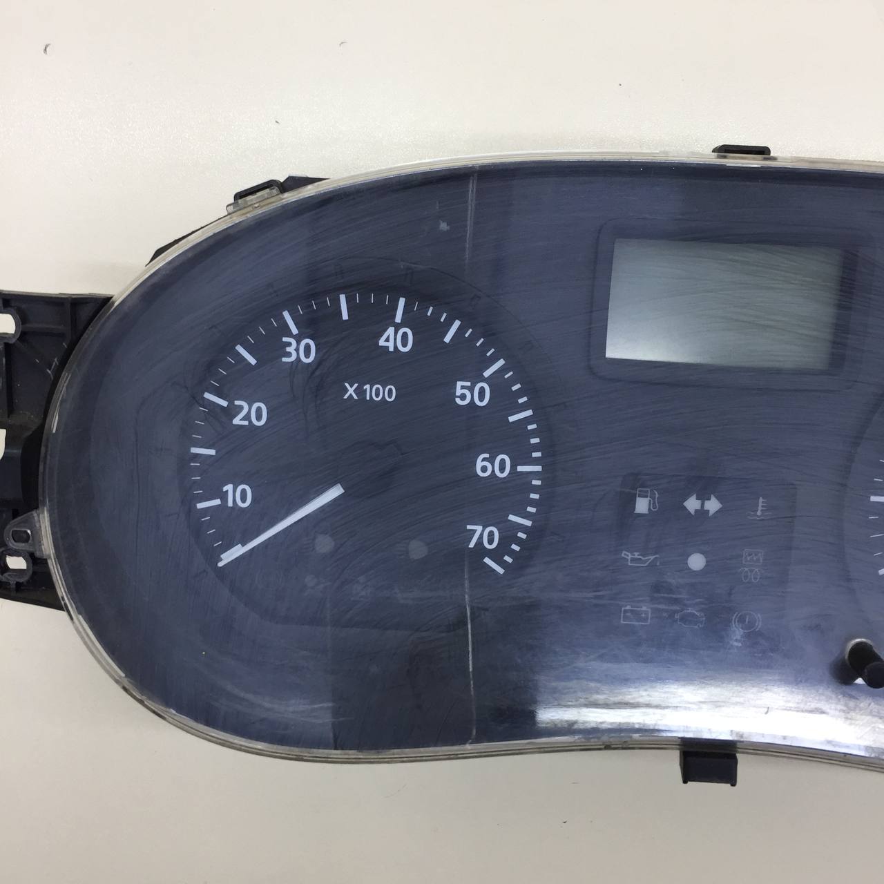 Панель приборов Renault Logan (1) 2005-2014