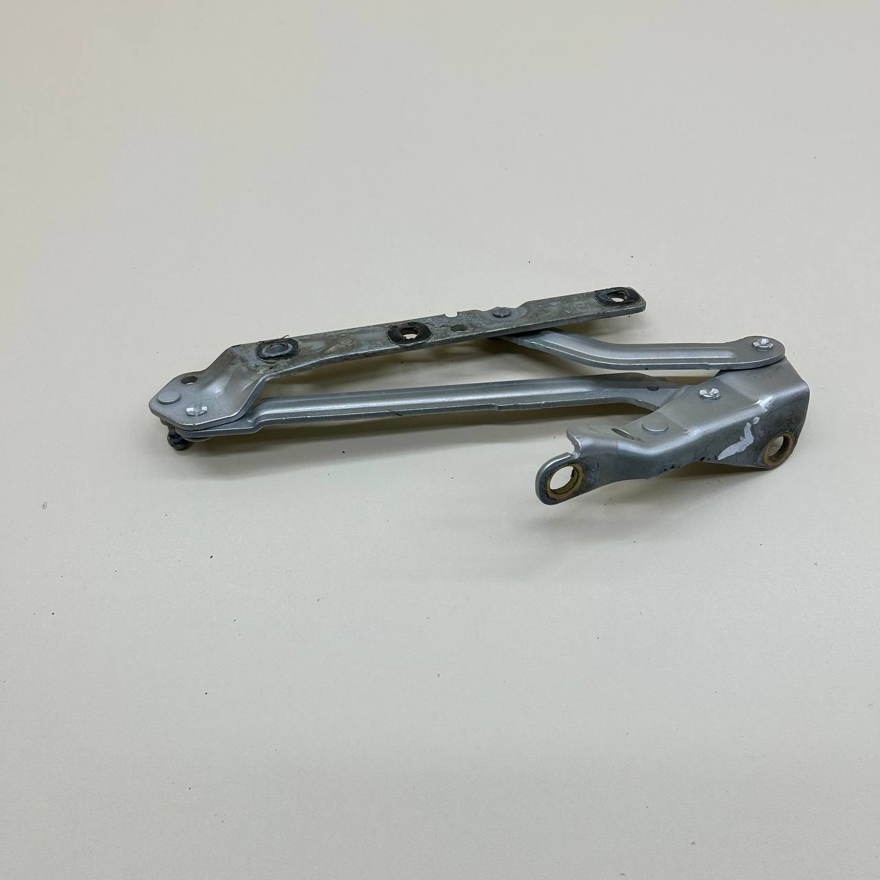 Петля крышки багажника Ford Focus 2 (DA) 2005-2008
