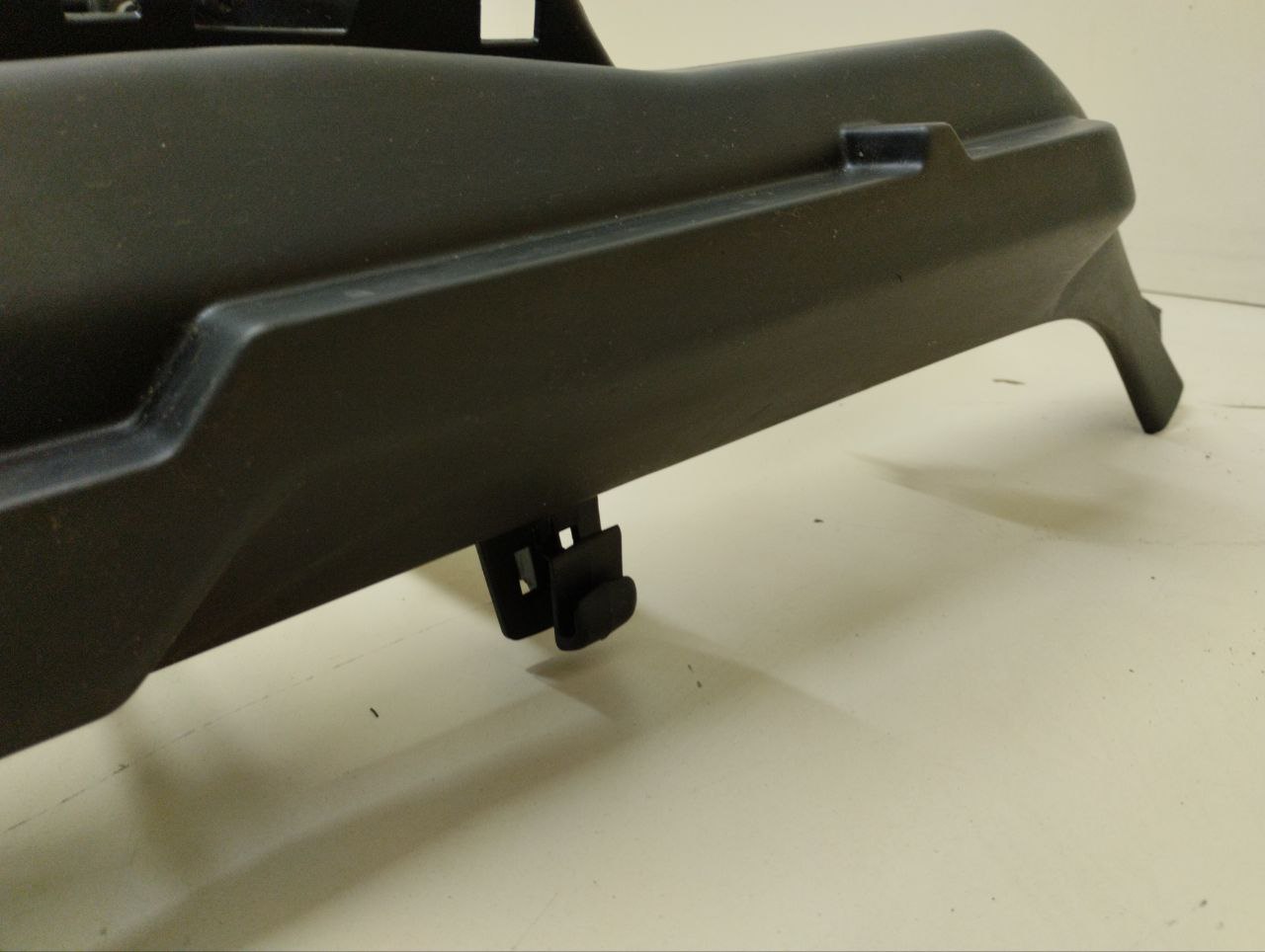 Держатель задней полки Peugeot 308 2007>