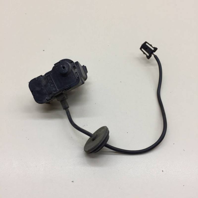 Активатор замка крышки бензобака Volkswagen Polo (MK5) 2011-2020