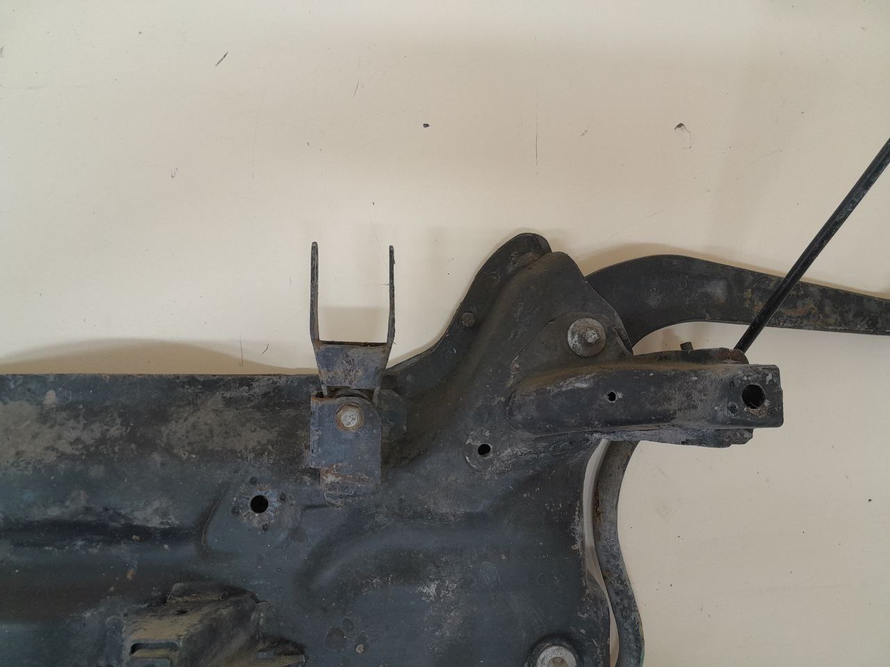 Балка подмоторная Peugeot 206 1998-2012
