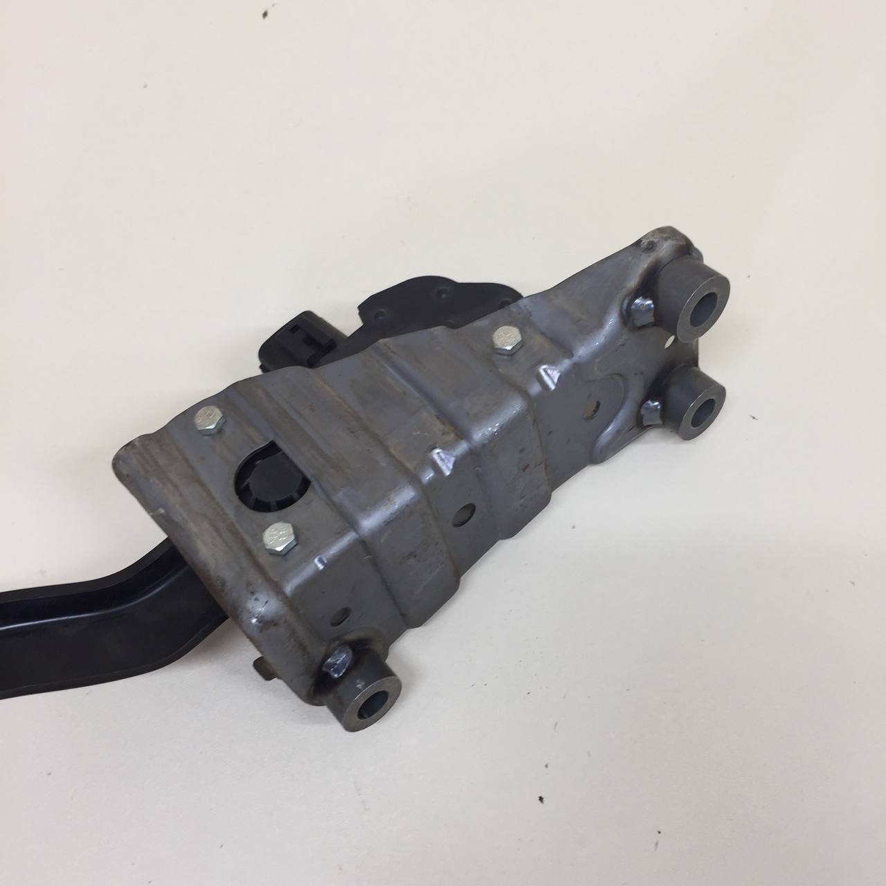 Педаль газа Land Rover Discovery 3 (L319) 2004-2009