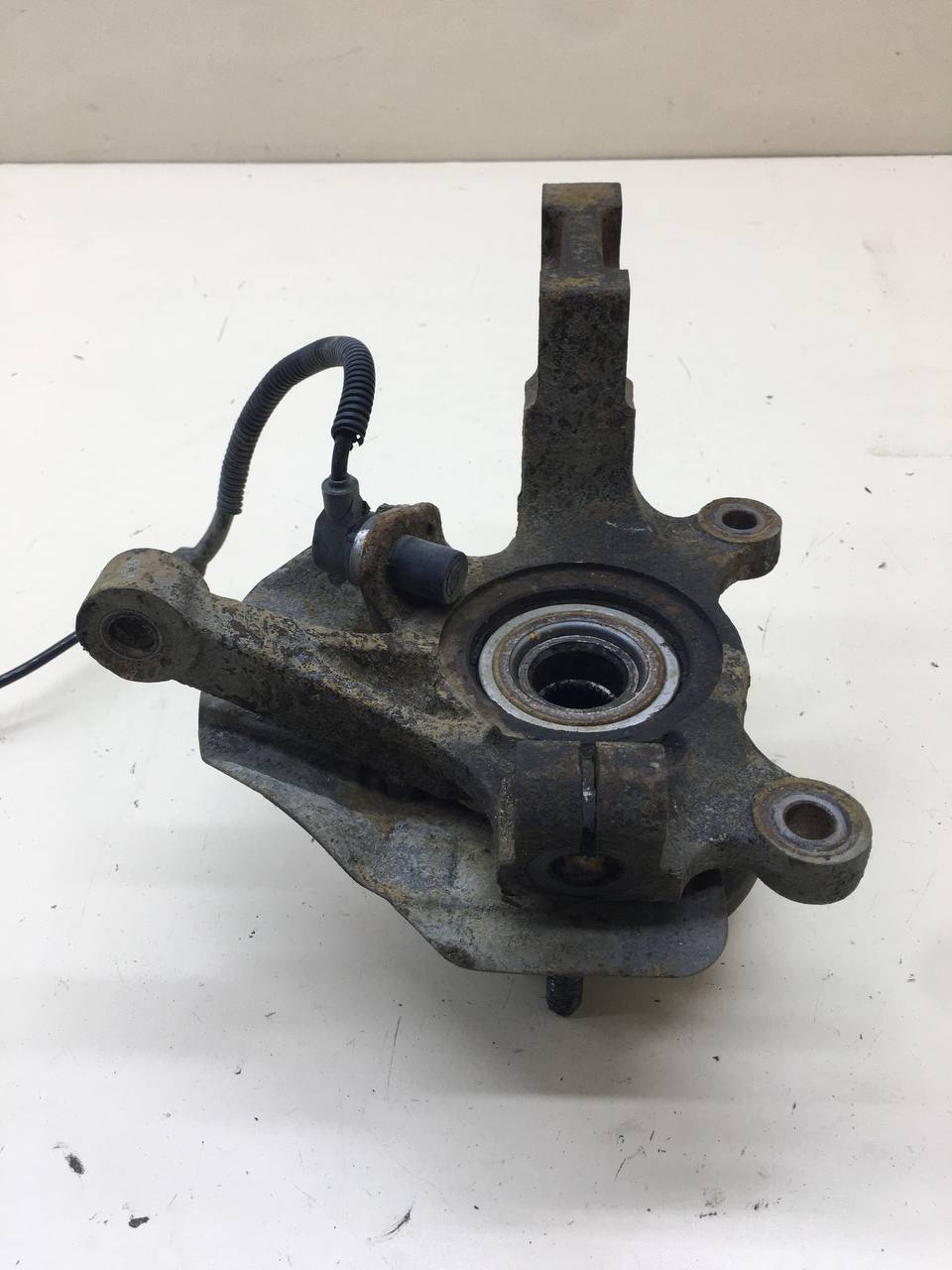 Кулак поворотный передний левый Chevrolet Lacetti (J200) 2003-2013