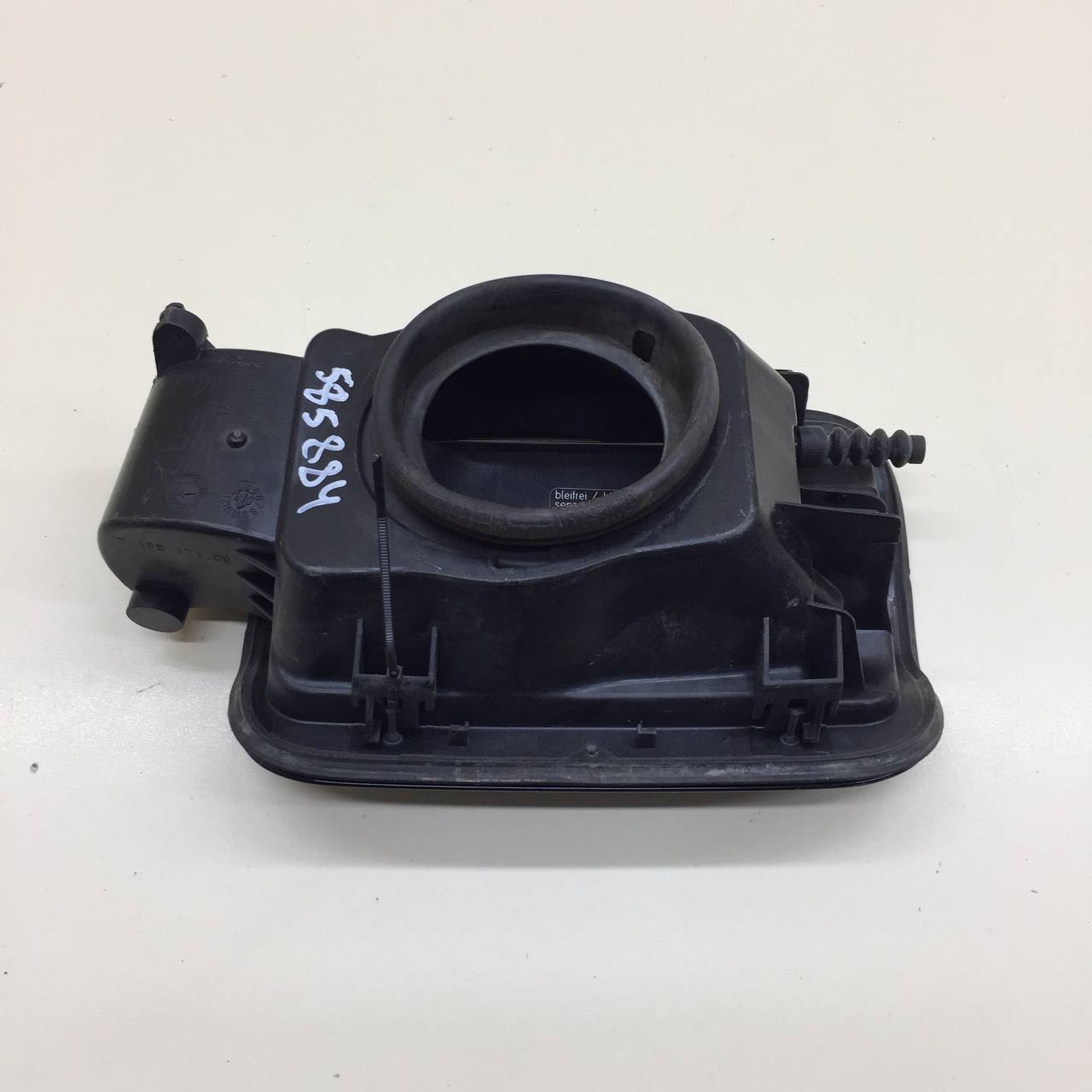Лючок бензобака BMW 7-Series F01,F02  2008-2015