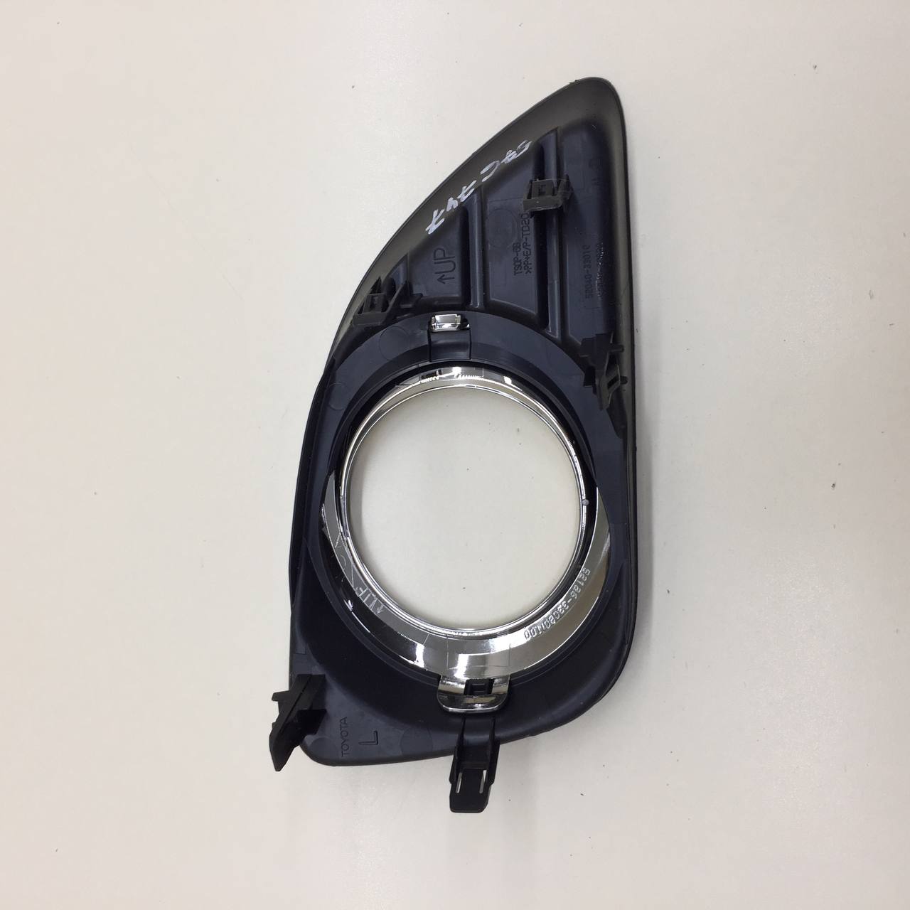 Рамка противотуманной фары левой Toyota Camry (XV40) 2006-2011 Рамка противотуманной фары левой Toyota Camry (XV40) 2006-2011