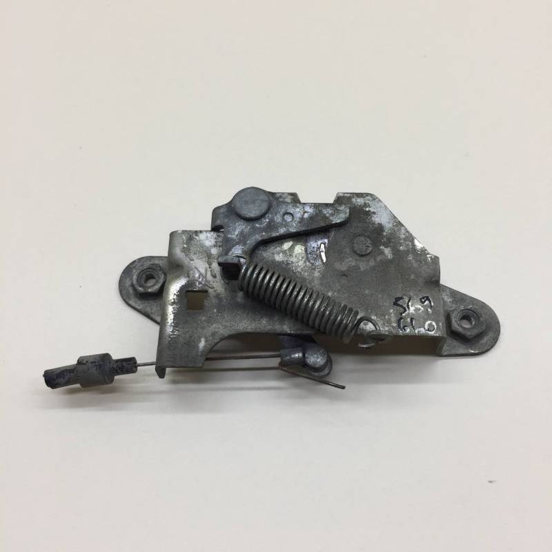 Замок капота Chevrolet Niva 2002-2009